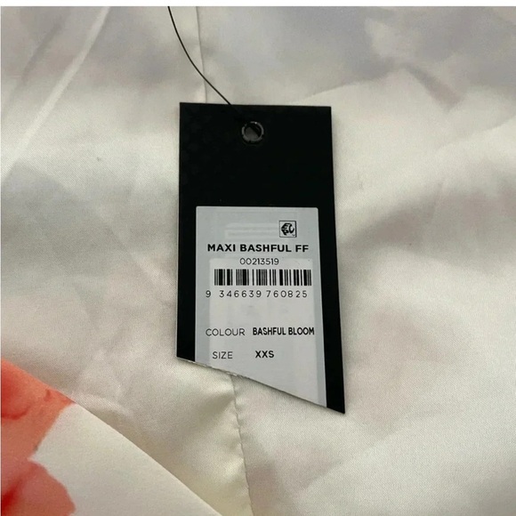 City Chic White floral bashful Asymmetrical Ruffled Sundress - Picture 9 of 11